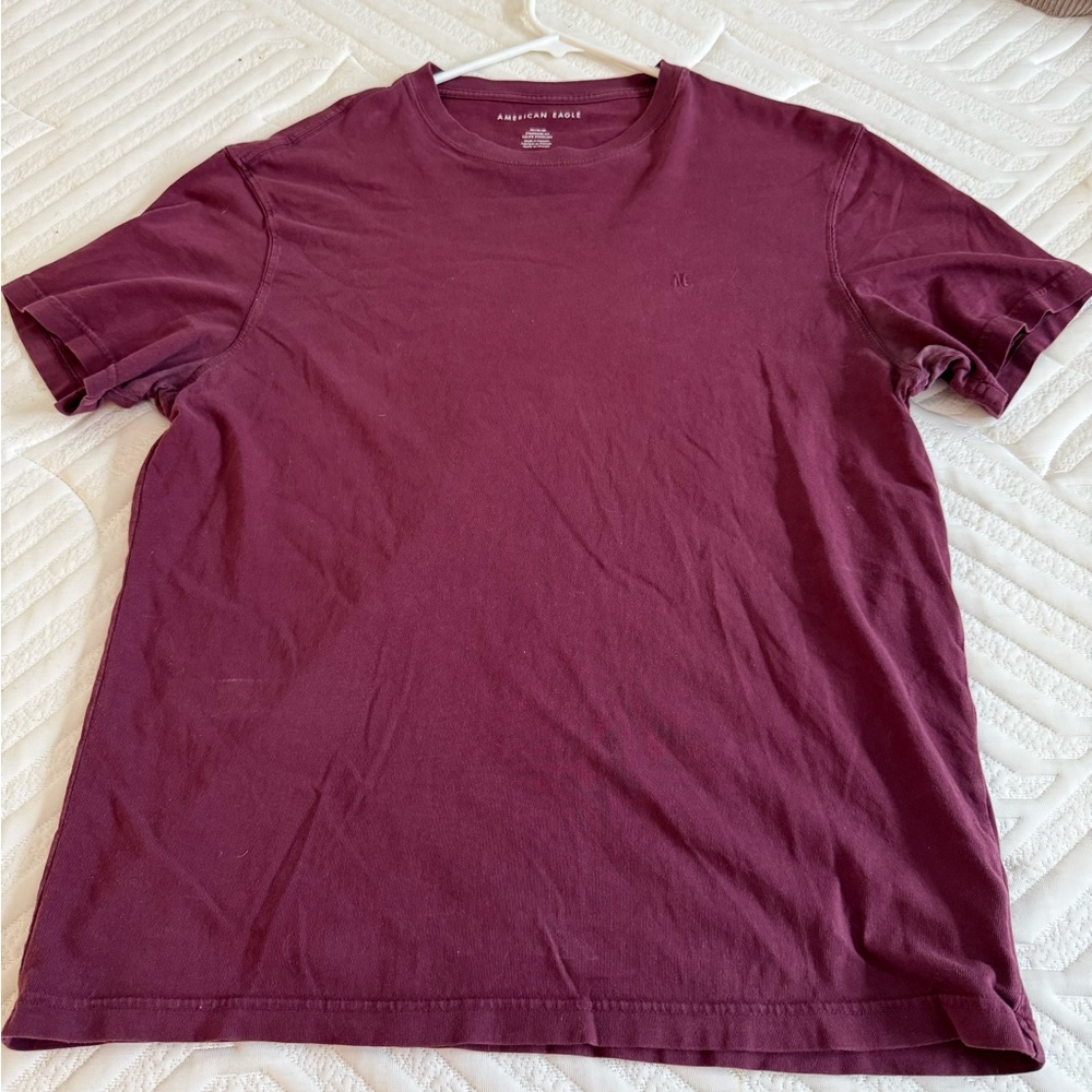 American Eagle Outfitters Maroon Short Sleeve Tee